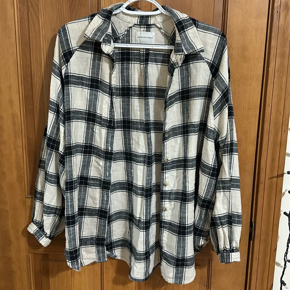 American eagle black and white flannel with puff sleeves